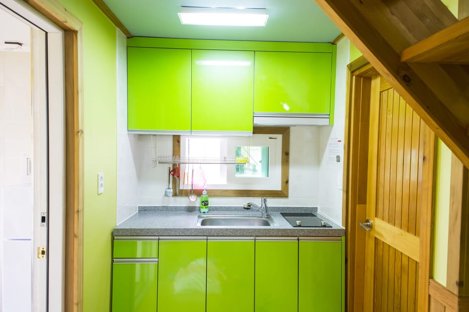 Fridge, microwave, stovetop, electric kettle