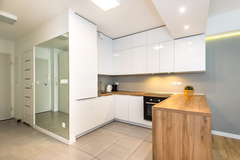 Apartment, Non Smoking (Love Dluxe) | Private kitchen | Full-size fridge, oven, stovetop, dishwasher