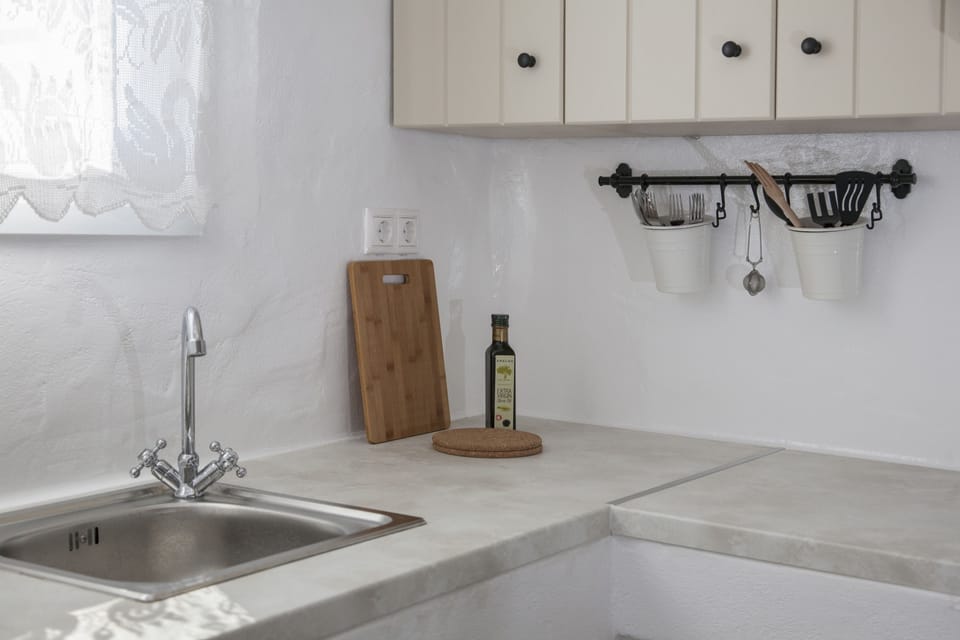 Apartment, 2 Bedrooms, Garden View | Private kitchenette | Espresso maker