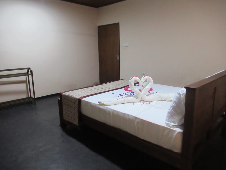 Basic Double Room, Garden View | 6 bedrooms, free WiFi