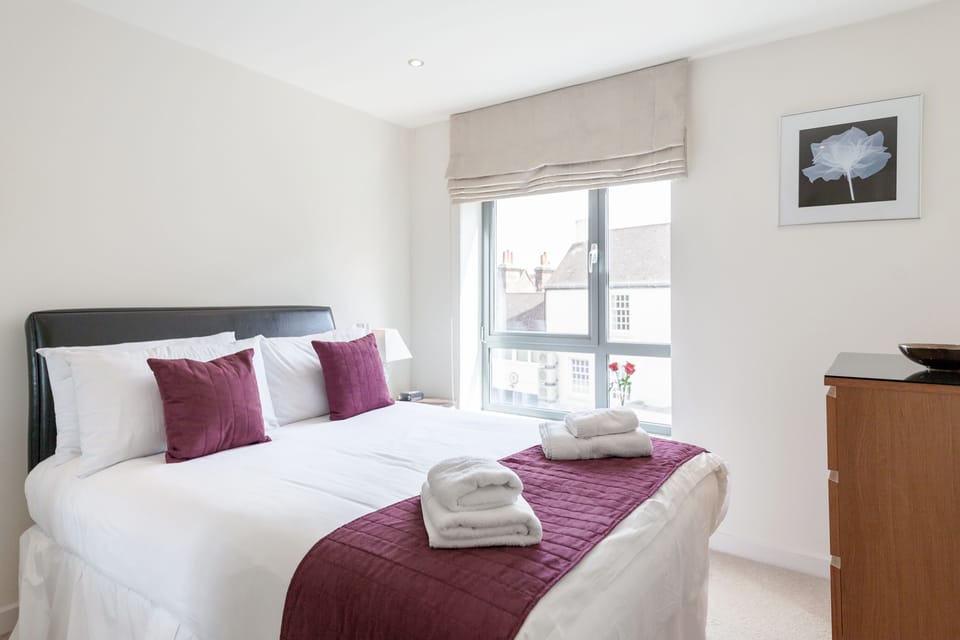 Apartment, 2 Bedrooms | 2 bedrooms, in-room safe, iron/ironing board, WiFi (free)