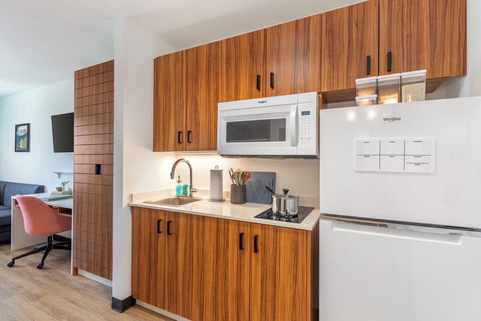 Studio Suite, 2 Queen Beds, Non Smoking, Kitchen | Private kitchen | Fridge, microwave, stovetop, coffee/tea maker