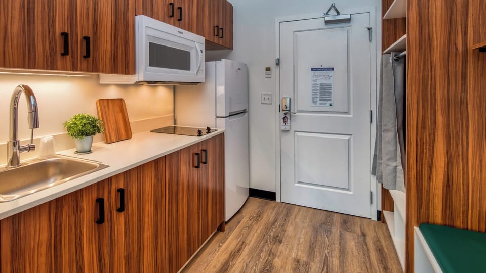 Desk, blackout drapes, iron/ironing board, free WiFi