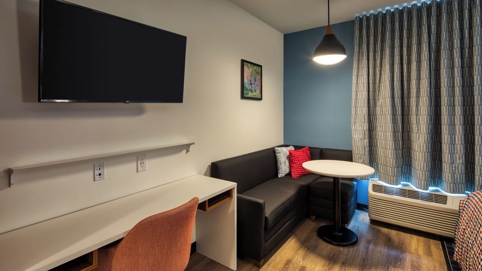 Desk, blackout drapes, iron/ironing board, free WiFi