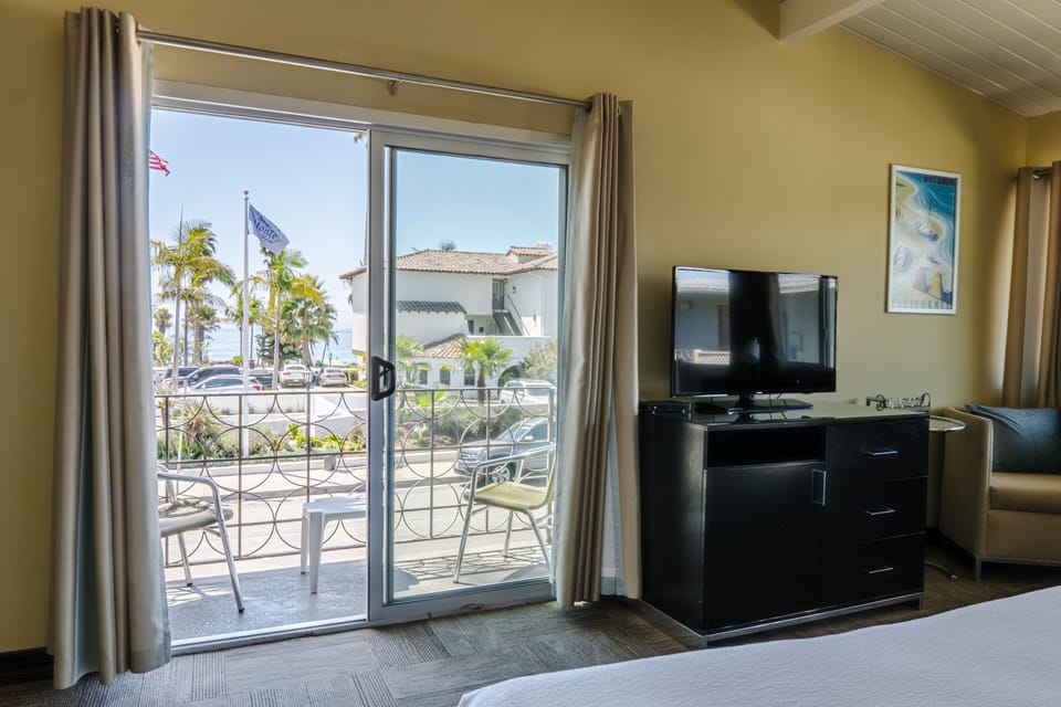 Premier Room, 1 King Bed, Terrace | Desk, blackout drapes, iron/ironing board, WiFi (free)