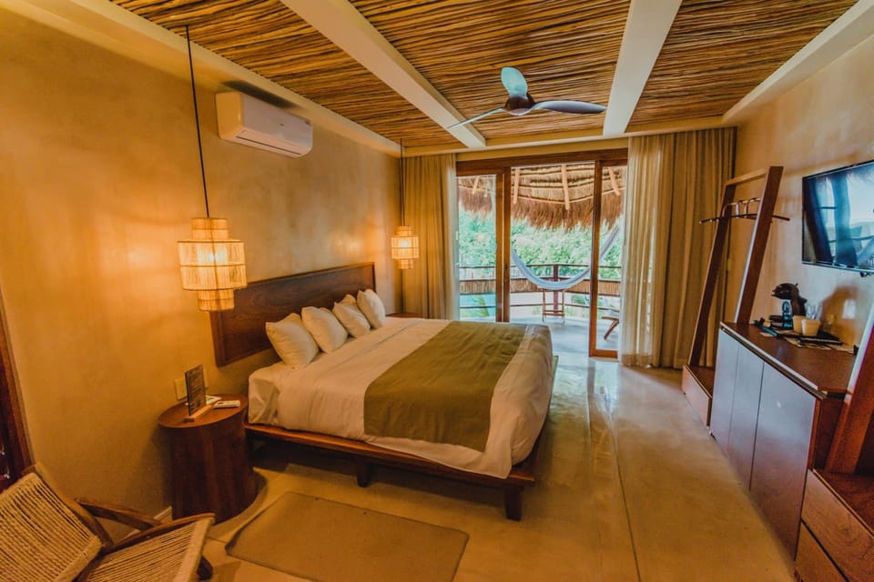 Standard Room, Garden View | In-room safe, iron/ironing board, rollaway beds, free WiFi