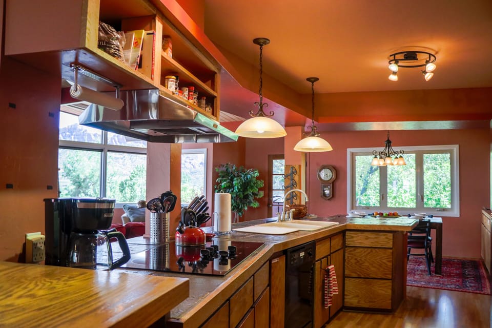 Kitchen has everything you will need for a great home cooked meal