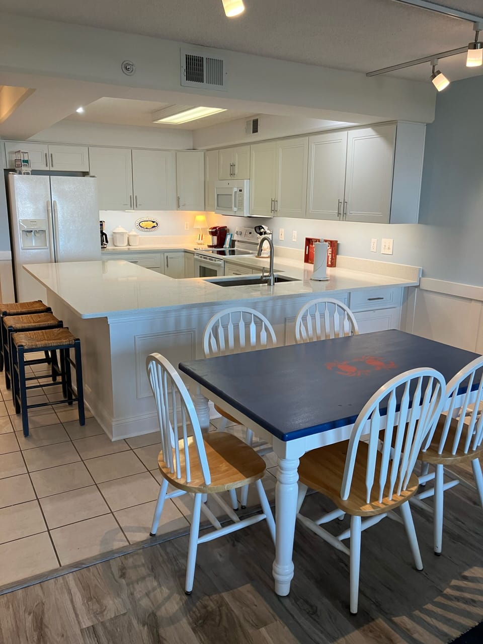 Plenty of room for dining and games. 