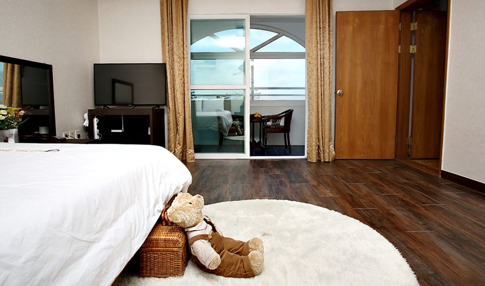 Family Room, 2 Bedrooms | Free WiFi, bed sheets