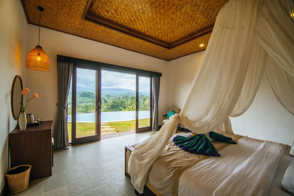 Villa with Private Pool | Minibar, individually furnished, iron/ironing board, free WiFi