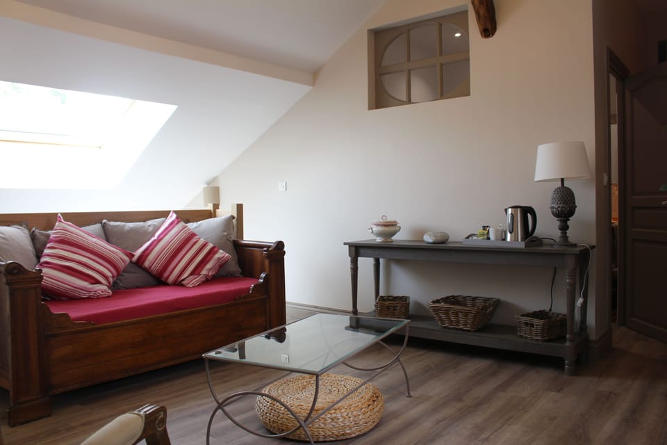 Family Suite (Du Porche) | Living room