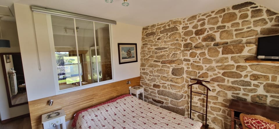 Double Room (Pere Pierron) | Premium bedding, individually decorated, individually furnished, desk