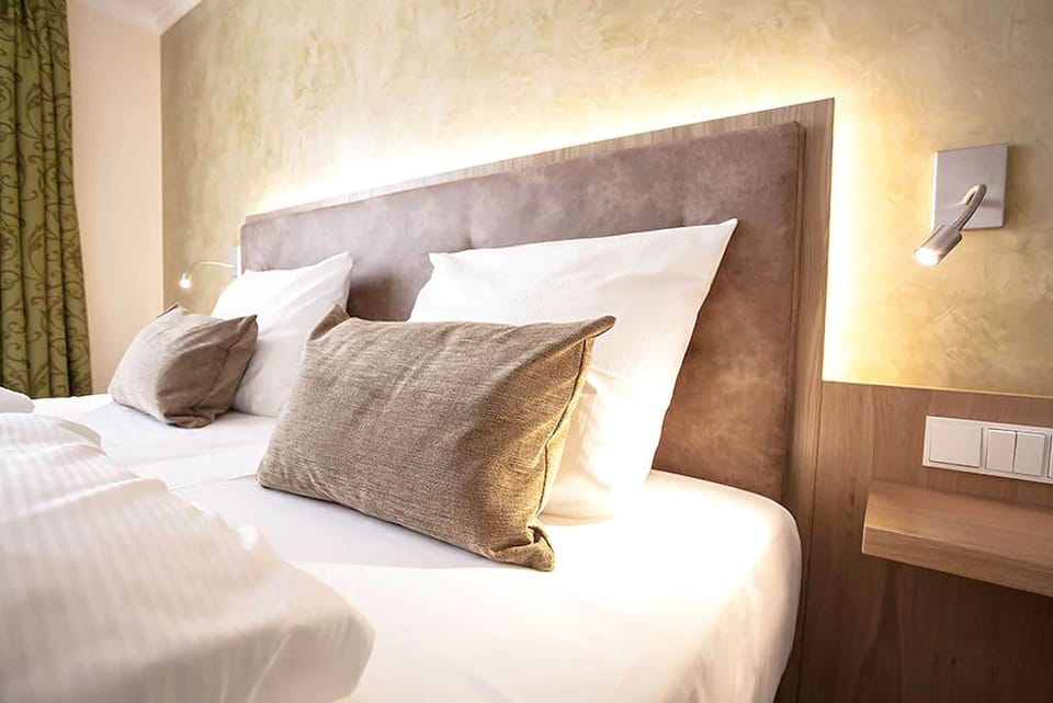 Hypo-allergenic bedding, in-room safe, blackout drapes, soundproofing