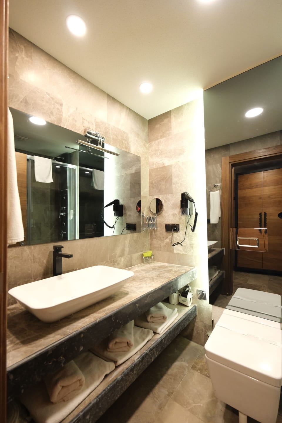 Shower, free toiletries, hair dryer, slippers