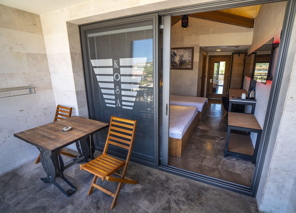 Deluxe Double Room, 1 Double or Twin Bed Havuz Manzarali 1. Kat | Premium bedding, Select Comfort beds, minibar, in-room safe