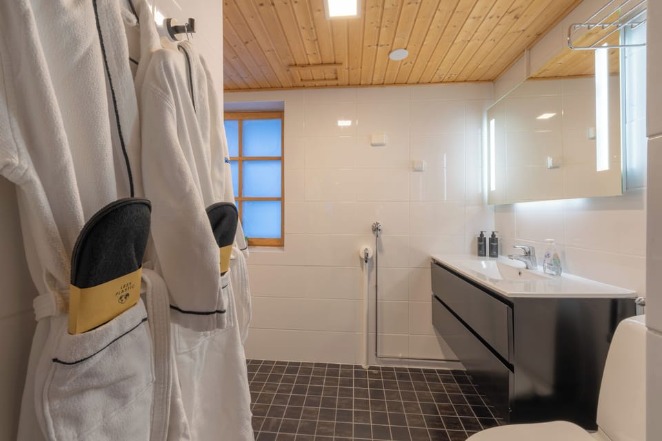 Kuukkeli Log Houses Teerenpesä - Superior Suite A49 Hotel in Lapland