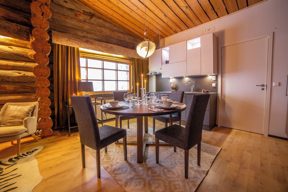 Superior Suite, 1 Bedroom, Non Smoking, Jetted Tub | Private kitchen