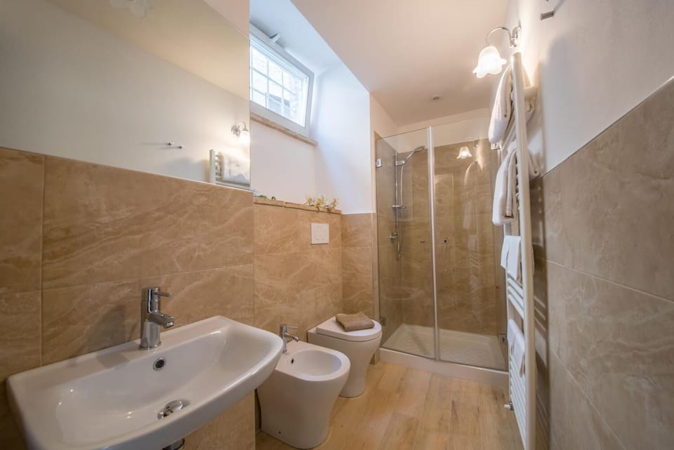 Luxury Apartment, 1 Bedroom | Bathroom | Free toiletries, hair dryer, slippers, bidet