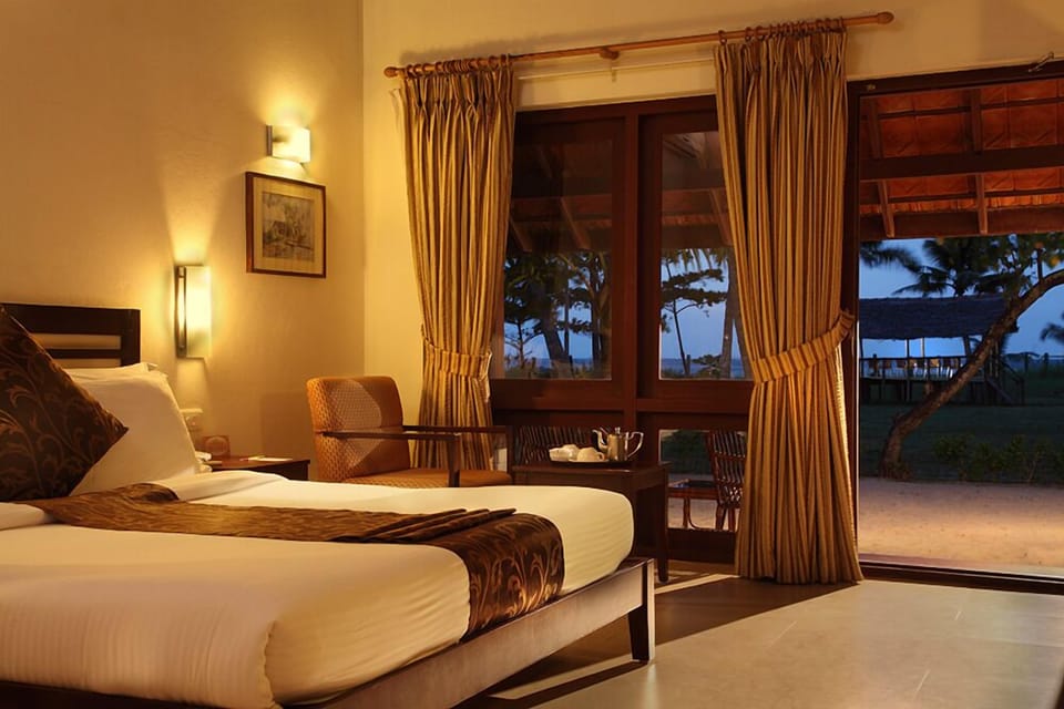 Premium bedding, pillowtop beds, minibar, in-room safe