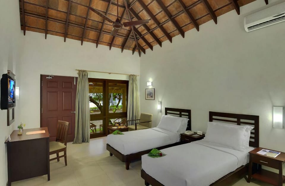 Villa, 1 King Bed, Beachside | Premium bedding, pillowtop beds, minibar, in-room safe