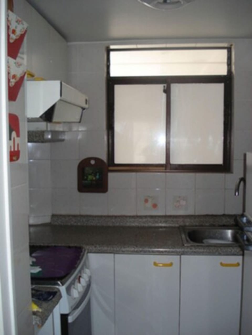 Family Room | Private kitchen | Fridge, oven, stovetop, cookware/dishes/utensils
