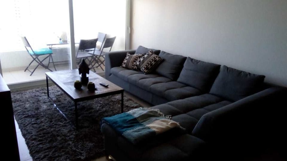 Family Room | Living room | Flat-screen TV, fireplace