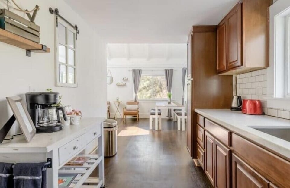 Kitchen. 