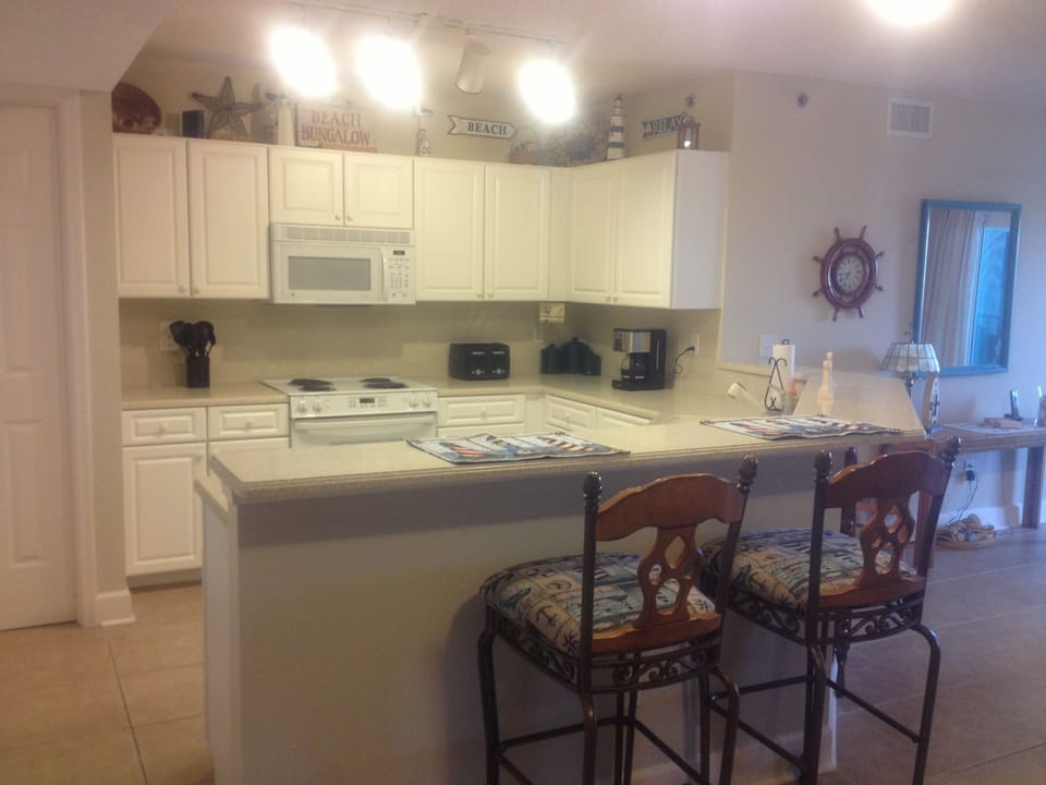 Spacious fully equipped kitchen