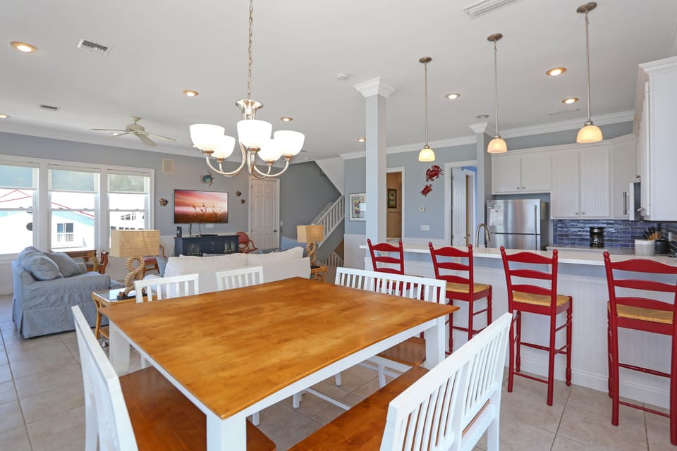 Dining, Kitchen & Living Area