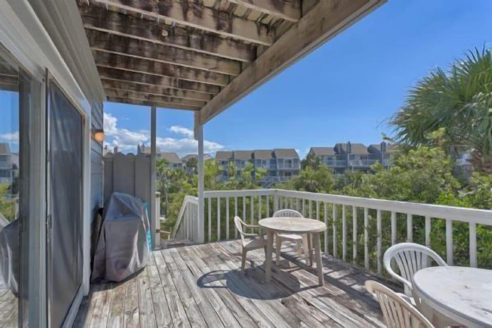 Deck at Capecation in Barrier Dunes!