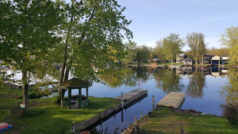 new dock, great swimming and leave boats in the water