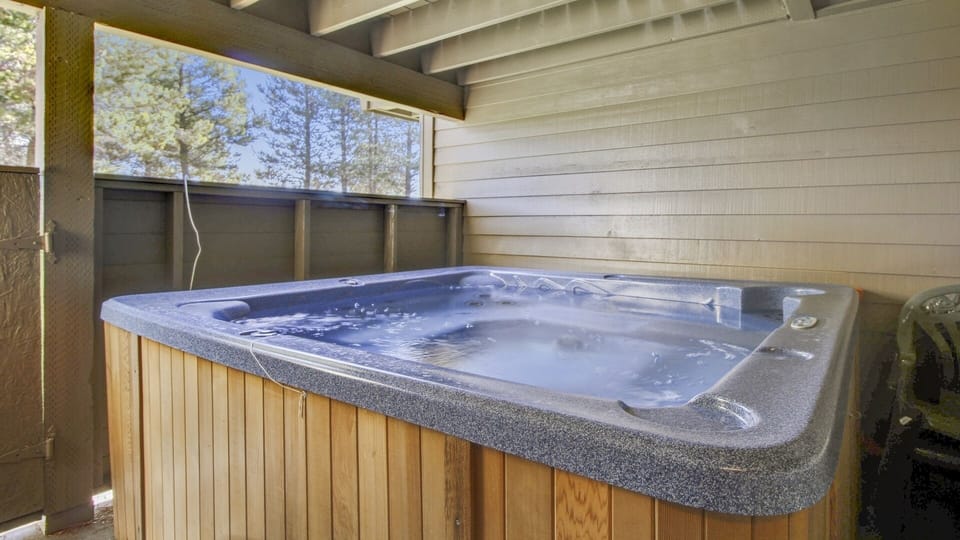 Indoor spa tub