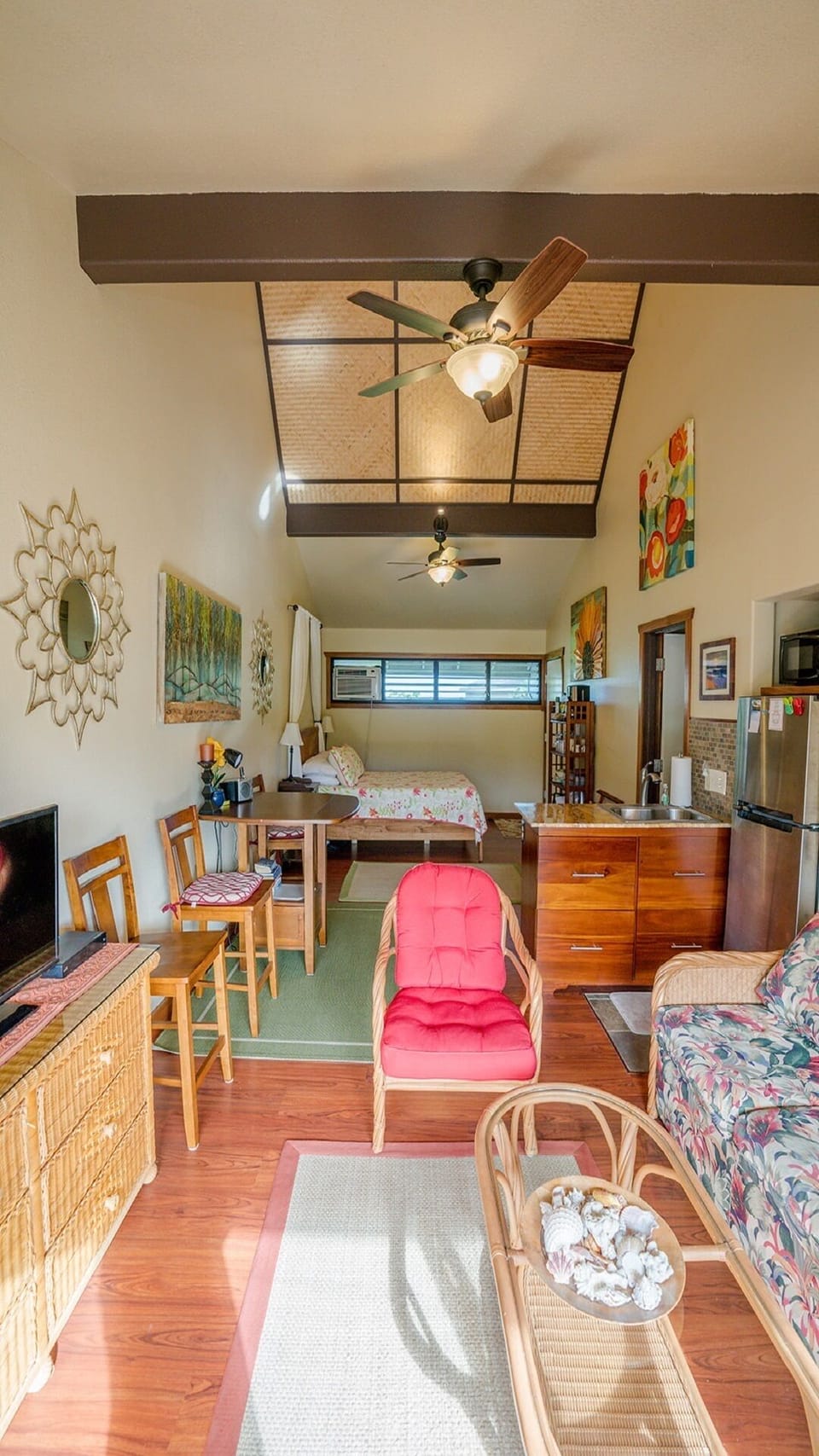 Overview of Unit (old couch & chair)