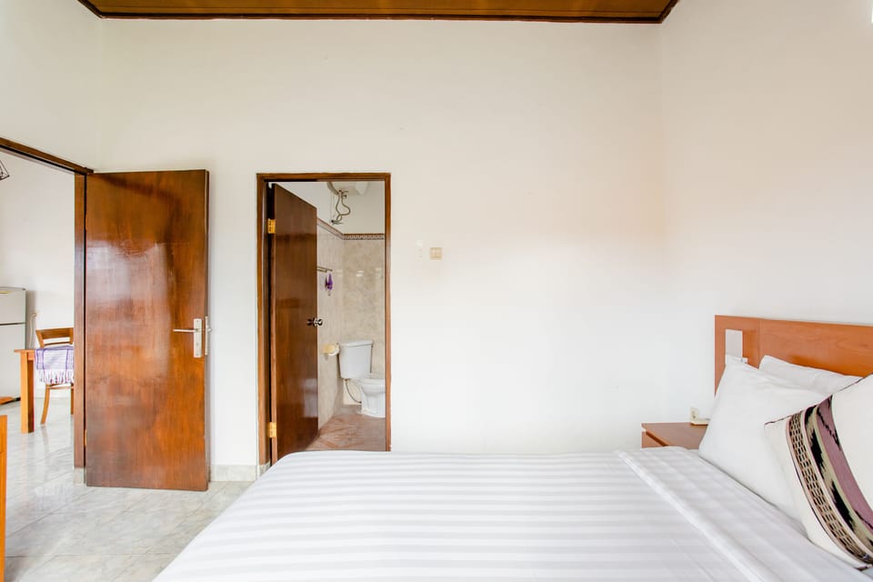 Room, 1 Bedroom, Non Smoking, Pool View | 1 bedroom, in-room safe, individually furnished, desk