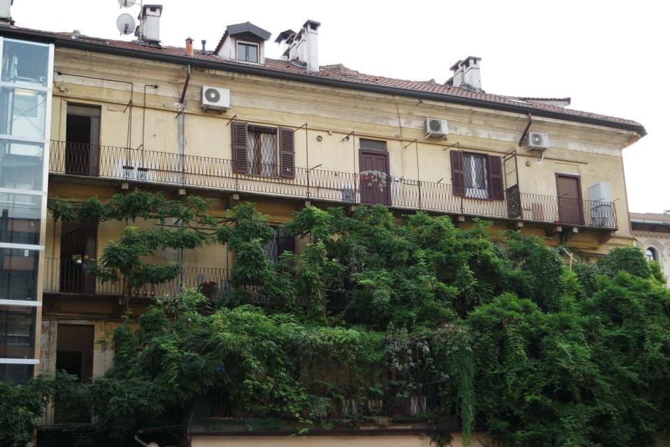 Nice and bright apartment with wi-fi and a/c in Darsena and Navigli district Apartment in Milan