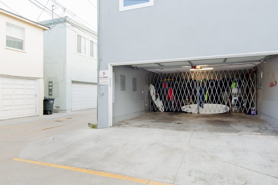 W 15' 10"  - H 6' 11" -  D 17' (whole house rental gets entire garage)