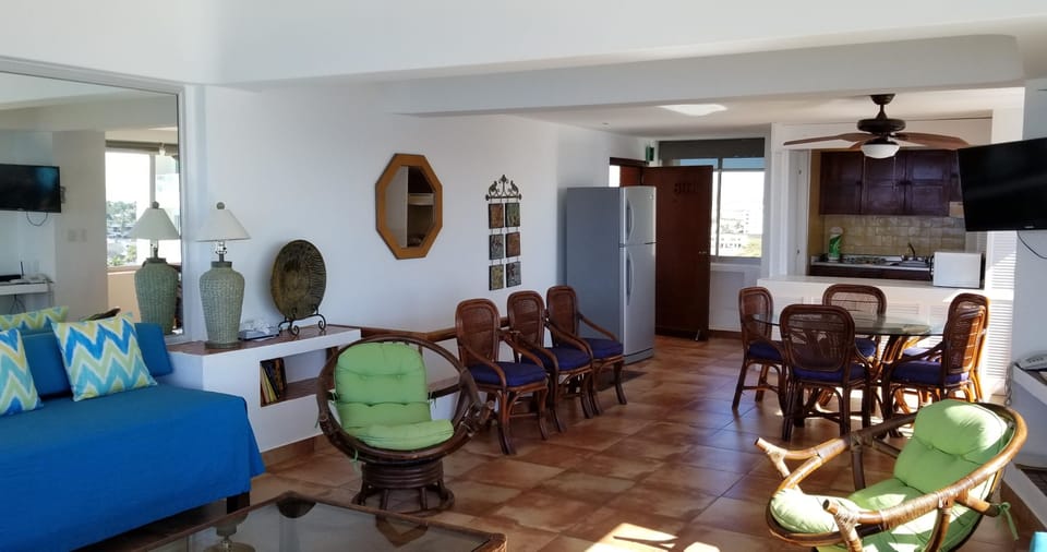 Looking back towards the kitchen