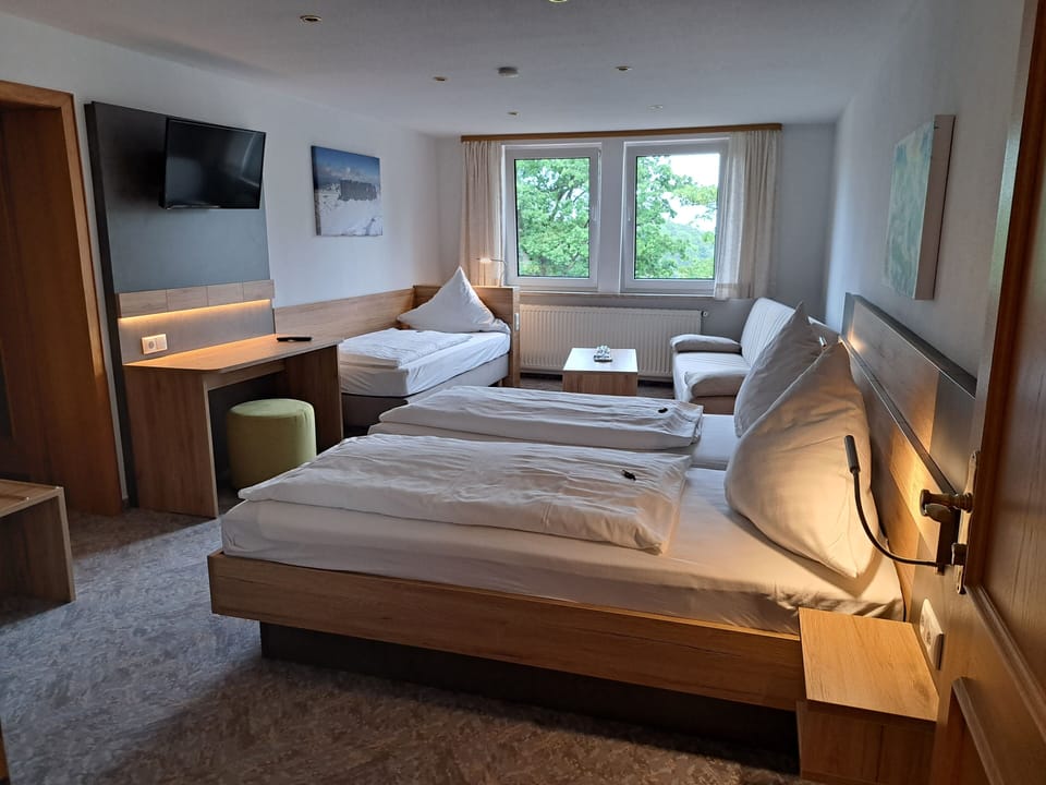 Cribs/infant beds, free WiFi, bed sheets