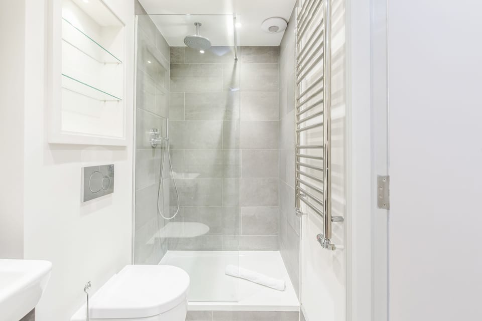 Roomspace Apartments -The Quadrant Apartment in Richmond