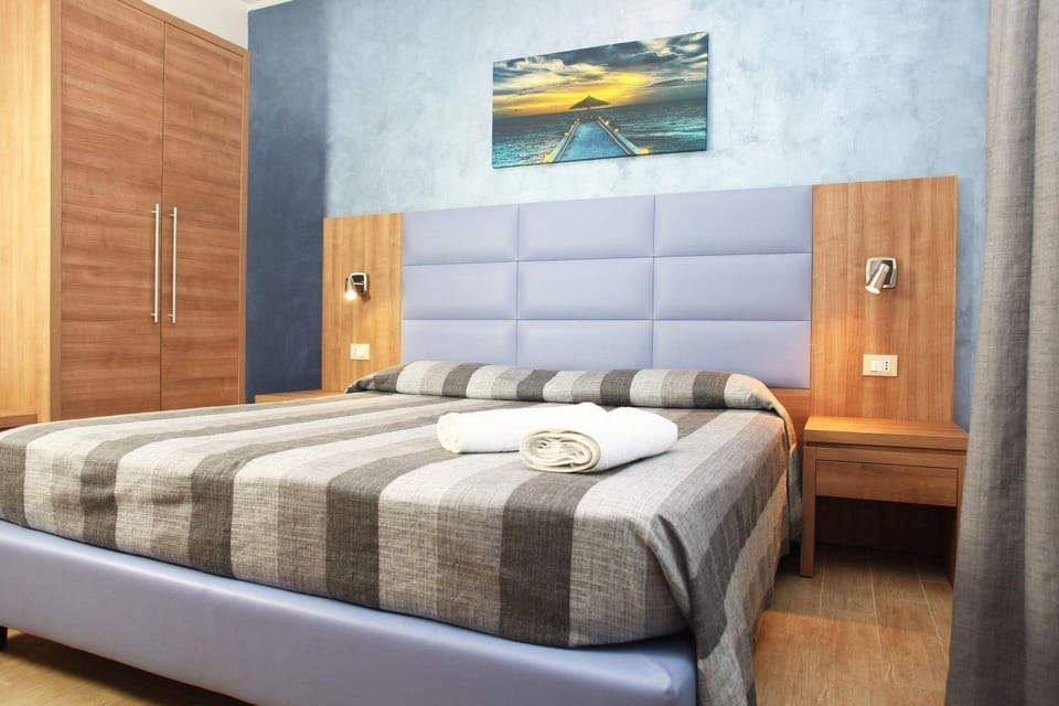 Standard Double Room | In-room safe, desk, cribs/infant beds, free WiFi