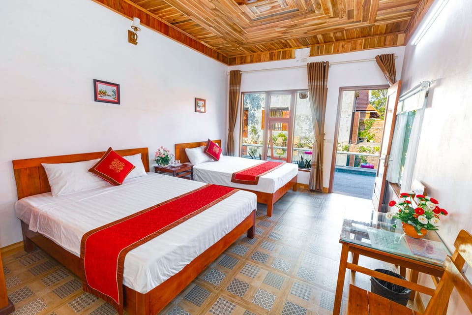 Minibar, desk, free WiFi, bed sheets