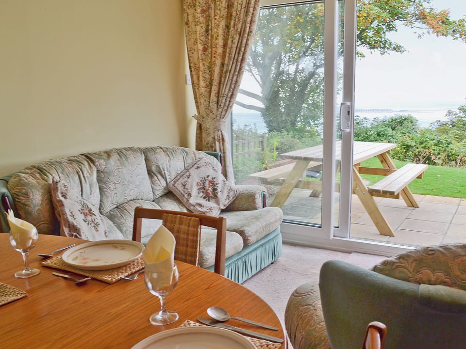 Living room/dining room | Solent View, Freshwater