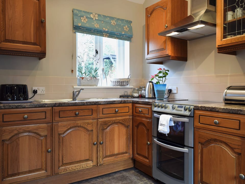 Farmhouse-style kitchen | The Coach House, Malvern