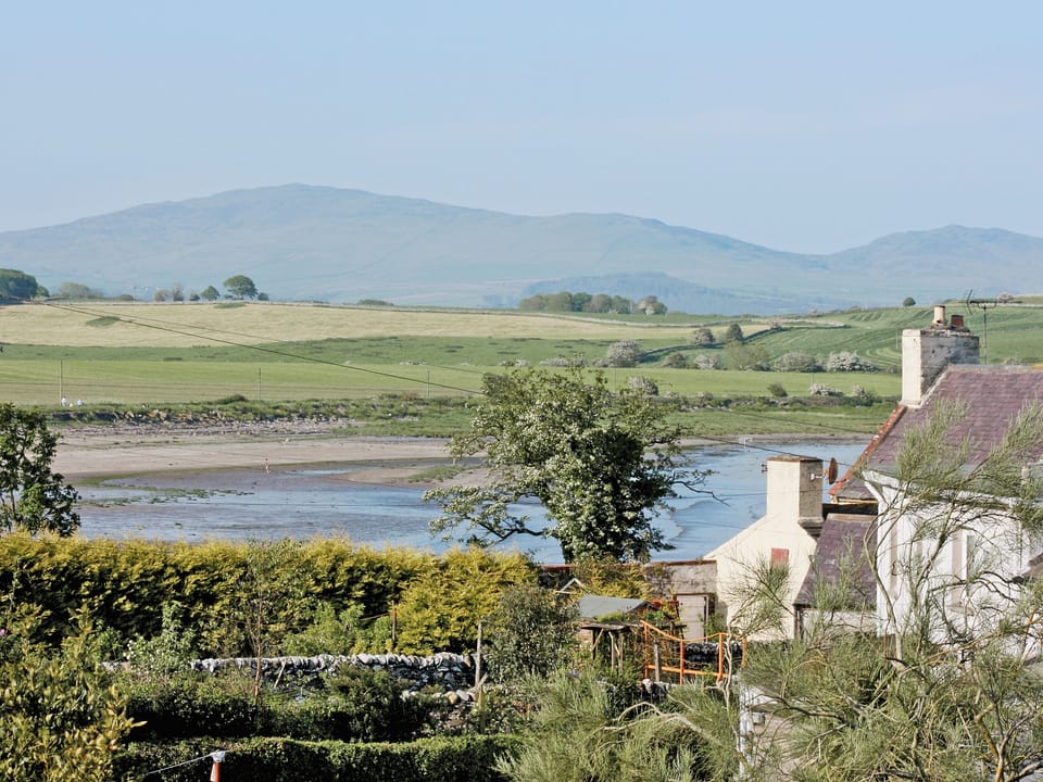 Kitchen/diner | The Cottage, Garlieston, Newton Stewart