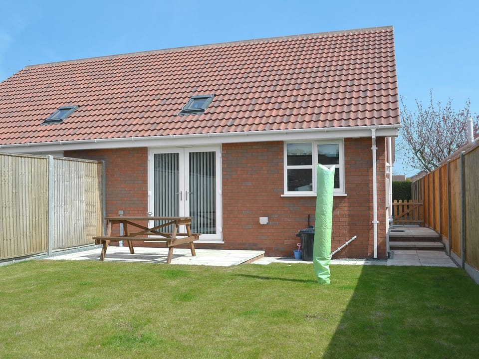 Exterior | Coastal Cottages - Sea Shells, Sutton-on-Sea, nr. Mablethorpe