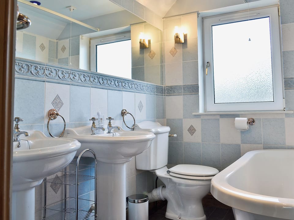 Bathroom | Isle View, Broadford, Isle of Skye