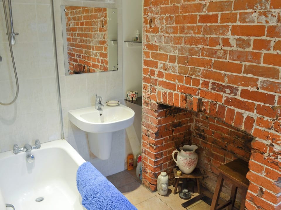 Bathroom | Bow Cottage, Fordwich, nr. Canterbury