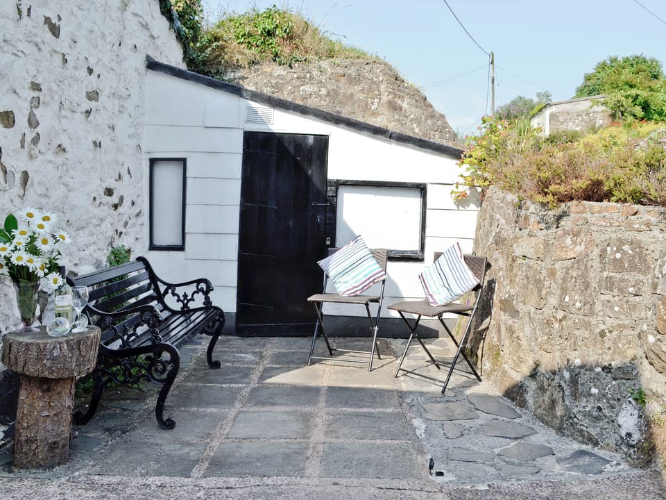 Sitting-out-area | Trecarne Cottage, St Cleer, nr. Liskeard