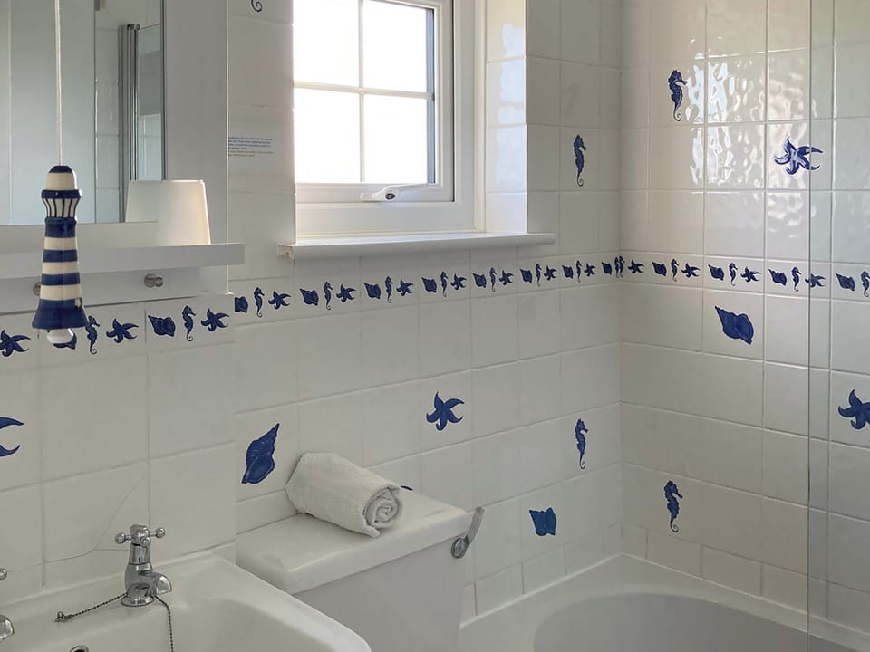 Bathroom | Coastguard Cottage, Downderry, near Looe