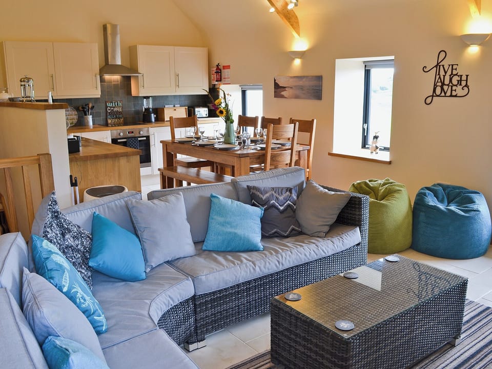 Open plan living/dining room/kitchen | Pen Yr Allt, Llanfaelog, nr. Rhosneigr